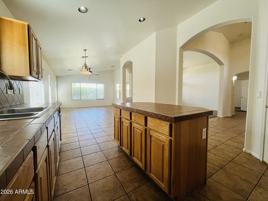 8202 S 47th Avenue - Photo 8