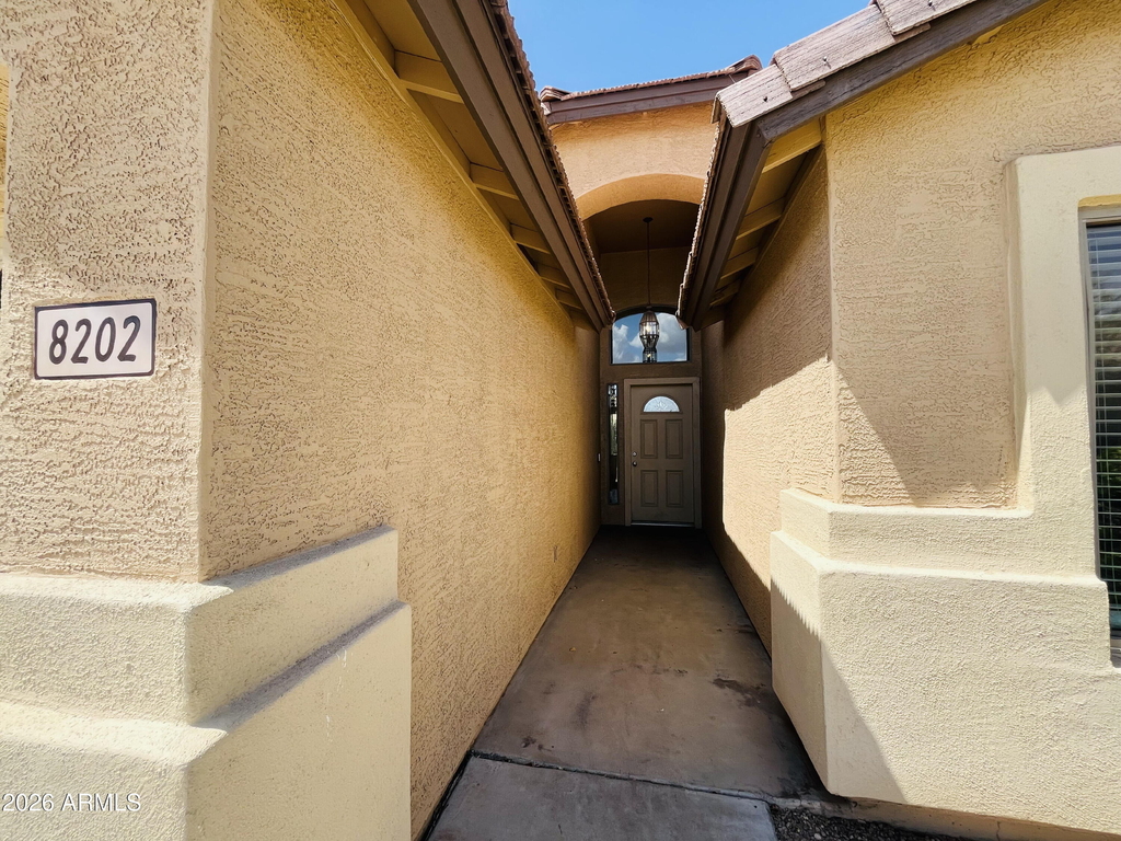 8202 S 47th Avenue - Photo 3