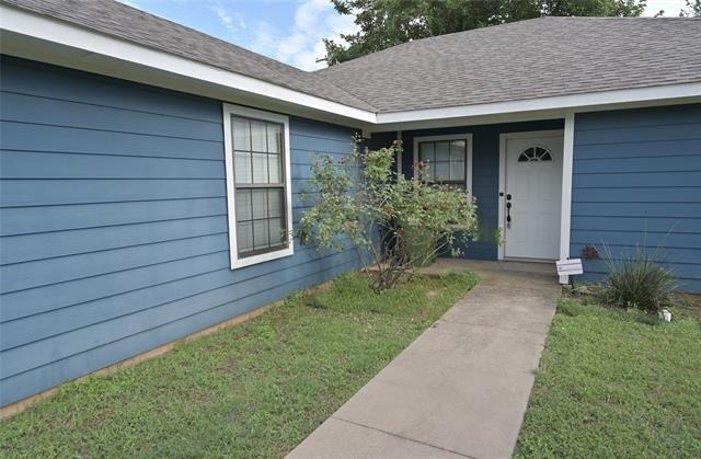 1106 12th Street Se - Photo 1