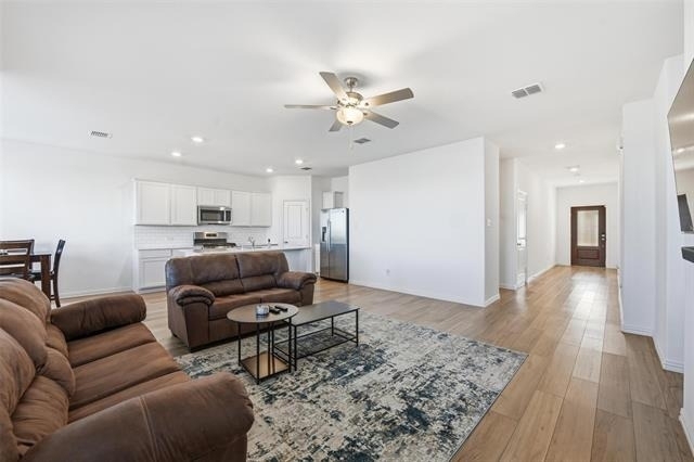216 Post Oak Street - Photo 1