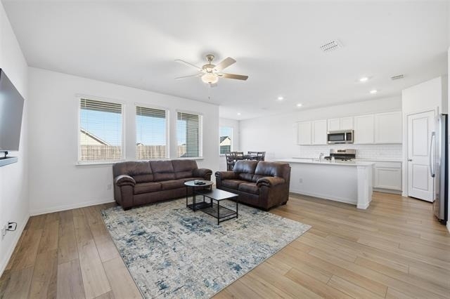 216 Post Oak Street - Photo 0