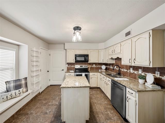 1320 Clearview Drive - Photo 1