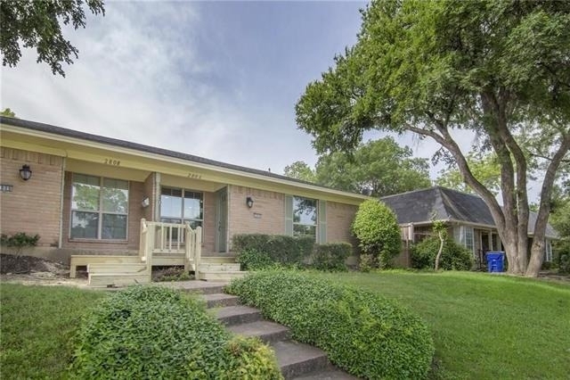 2808 Golfing Green Drive - Photo 0