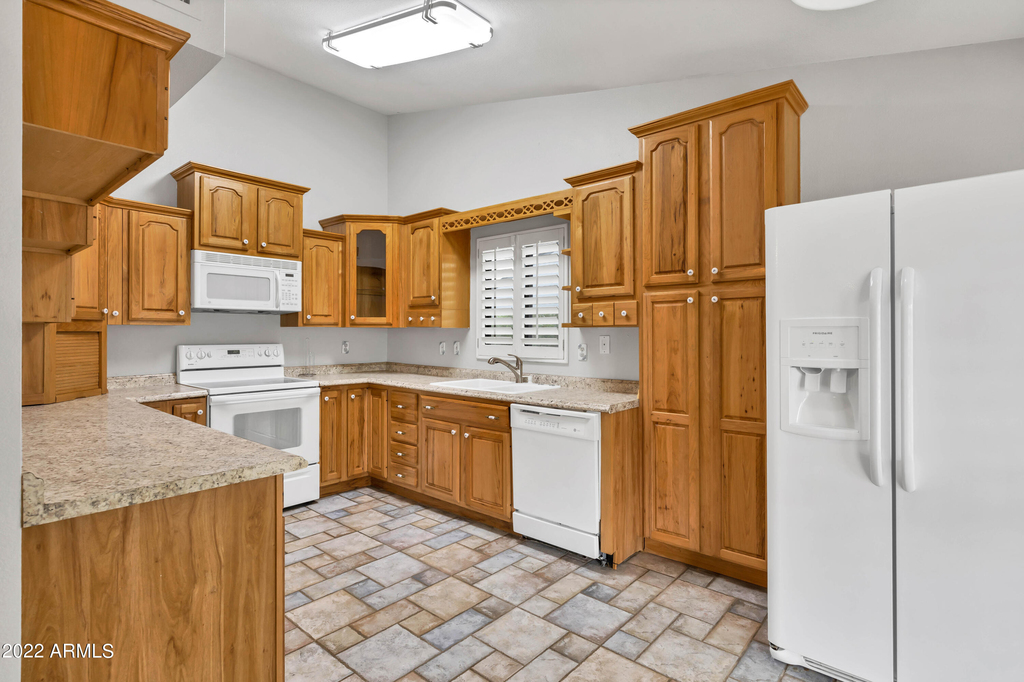16250 N 64th Place - Photo 10