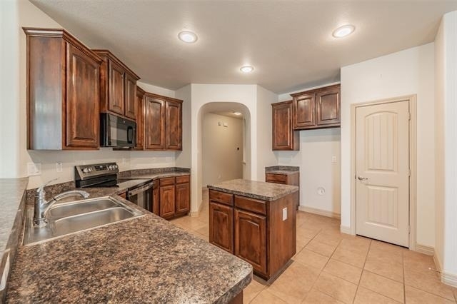8924 Manana Street - Photo 2