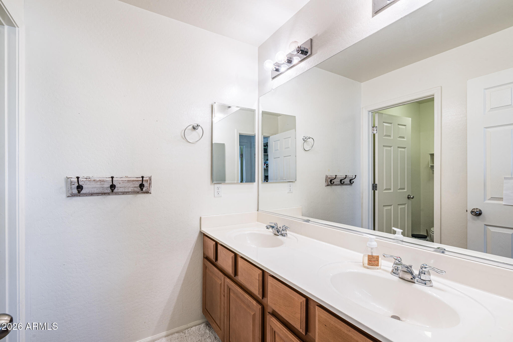 957 E Wimpole Avenue - Photo 20