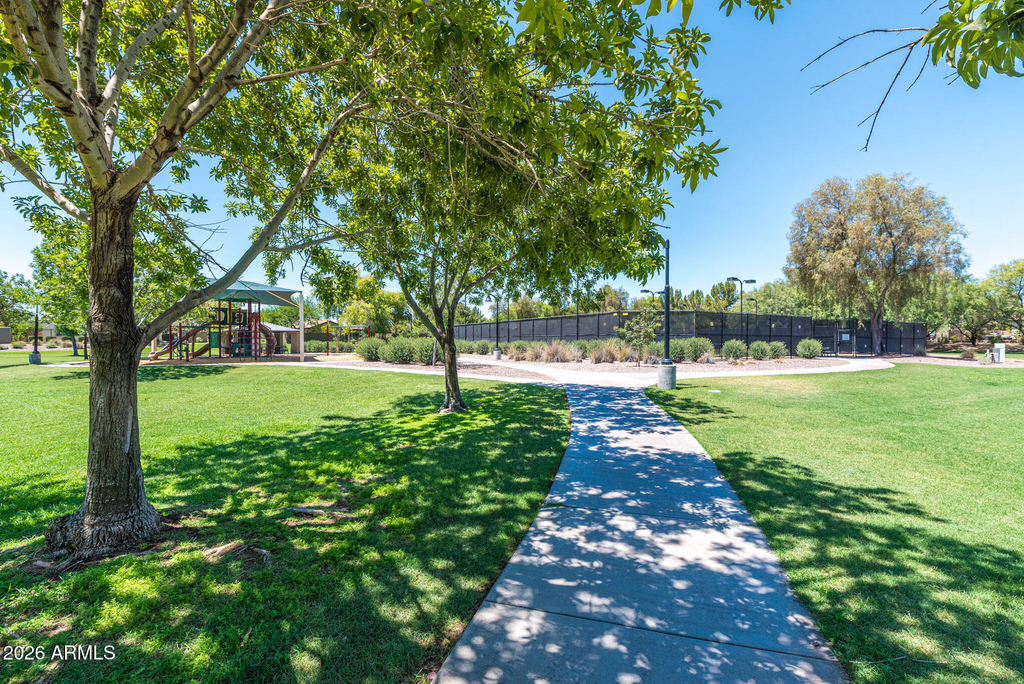 957 E Wimpole Avenue - Photo 33