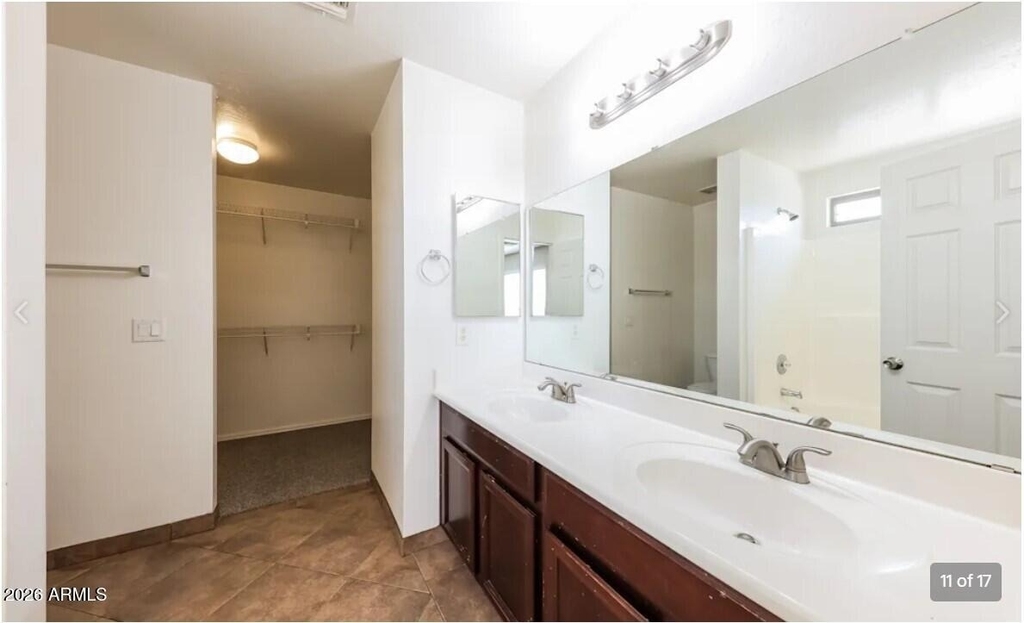 13029 W Lisbon Lane - Photo 8