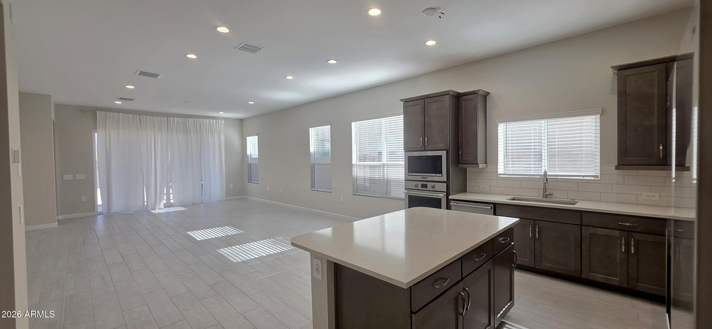 10441 W Melinda Lane - Photo 11