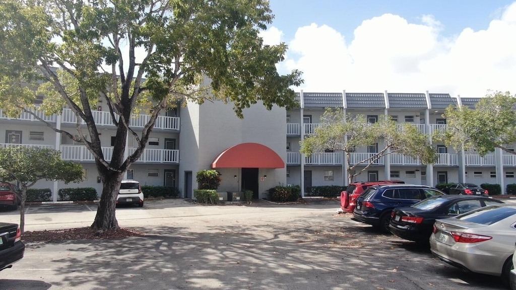 6570 Royal Palm Boulevard - Photo 1