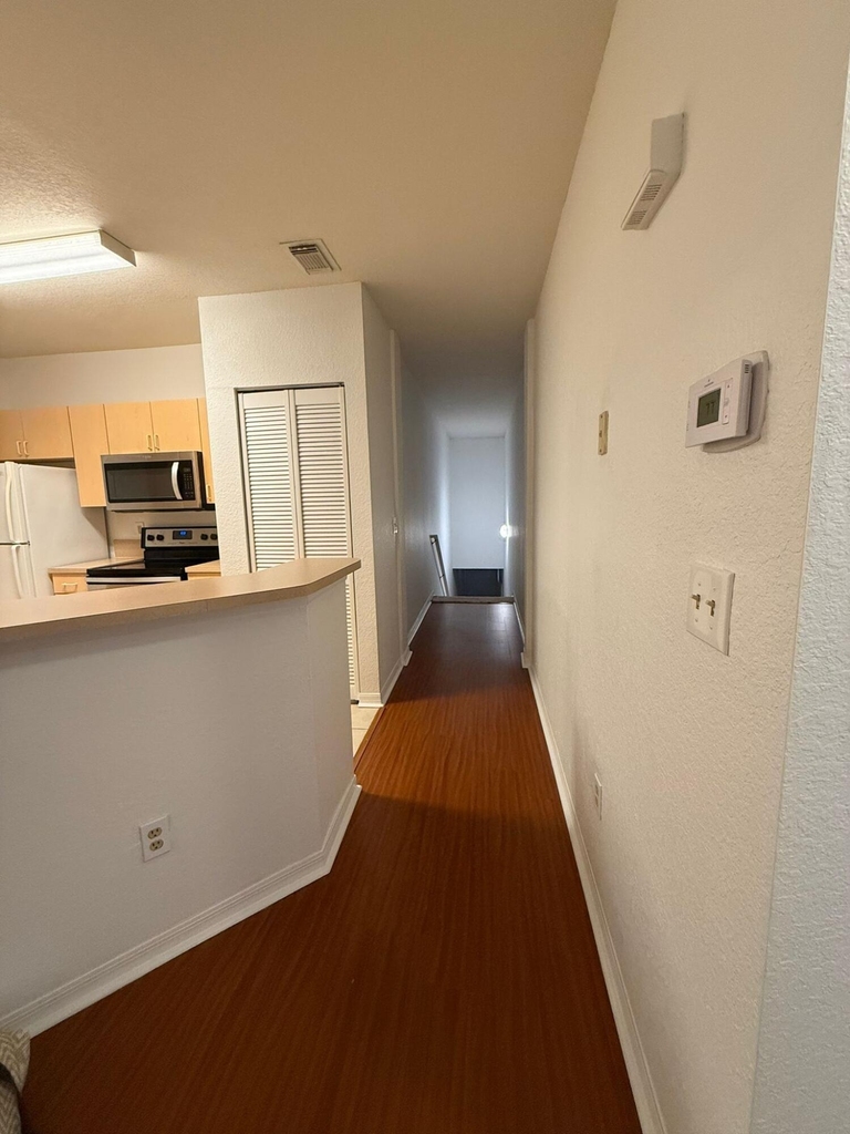 106 Sw Peacock Boulevard - Photo 2