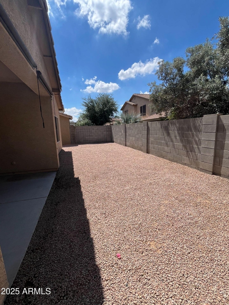 526 E Bartlett Way - Photo 11