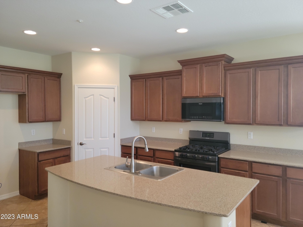 31111 N 136th Lane - Photo 6