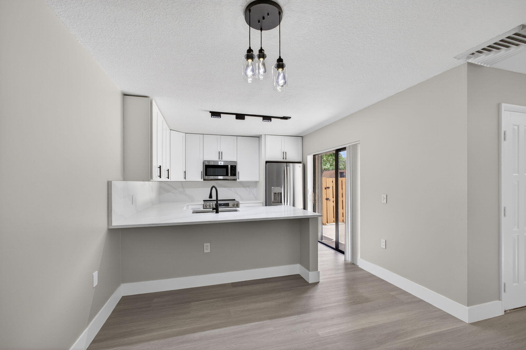 246 Charter Way - Photo 3