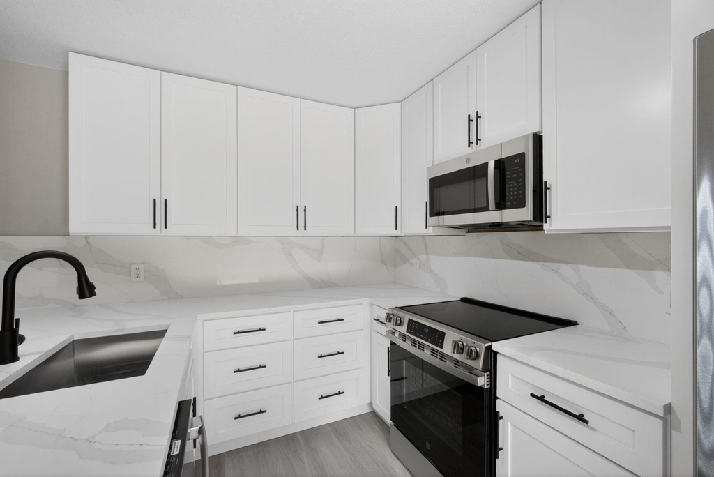 246 Charter Way - Photo 4