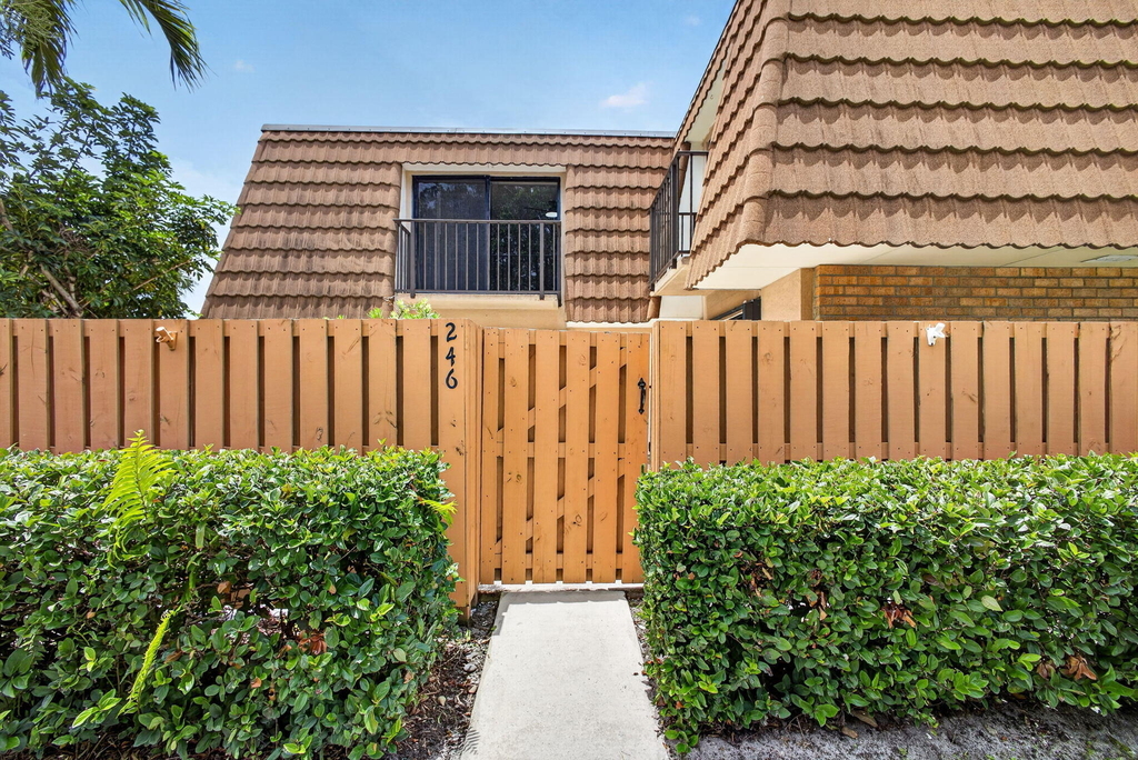 246 Charter Way - Photo 1