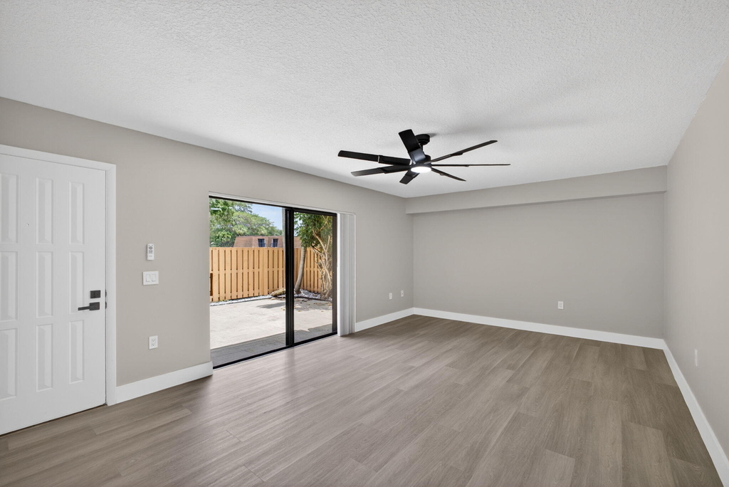 246 Charter Way - Photo 6