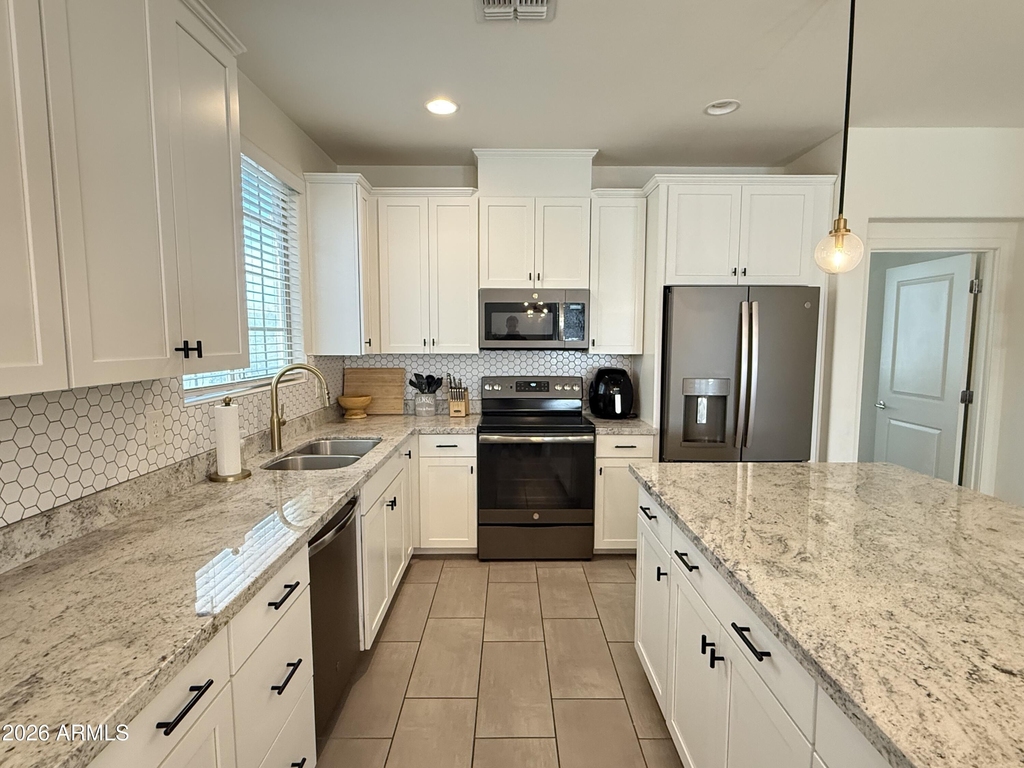 2658 S Harmony Avenue - Photo 9