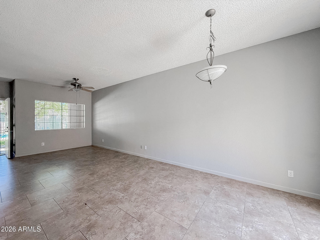 1935 W Morten Avenue - Photo 9