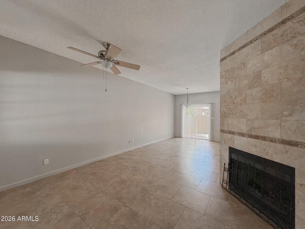 1935 W Morten Avenue - Photo 3