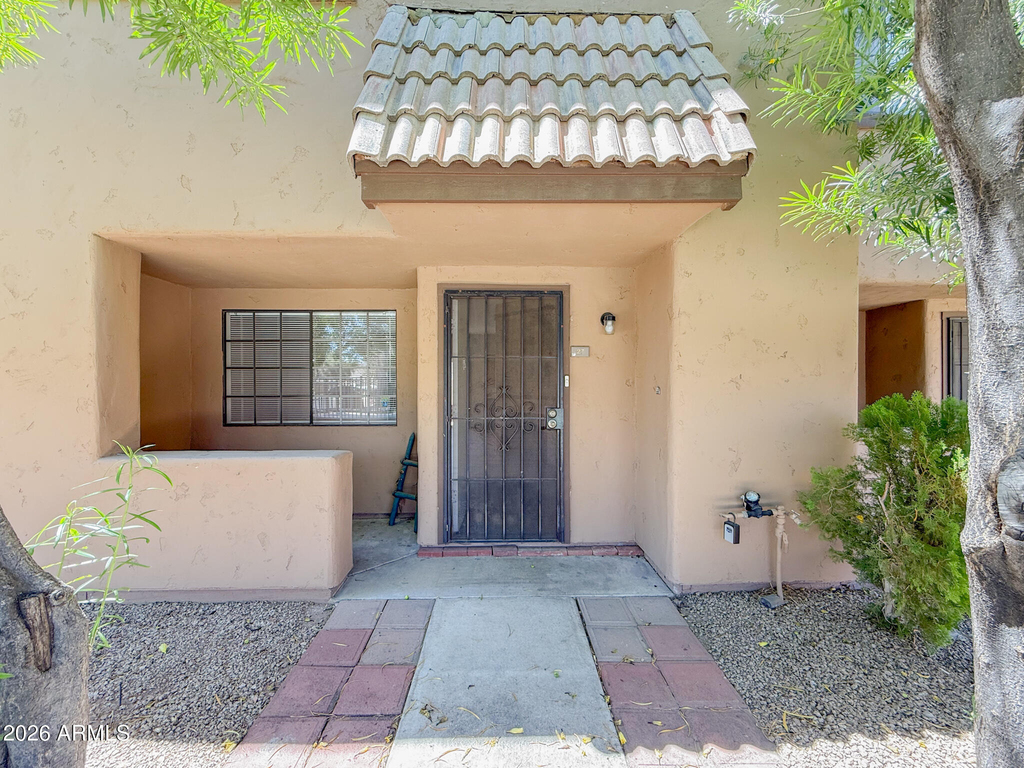 1935 W Morten Avenue - Photo 1