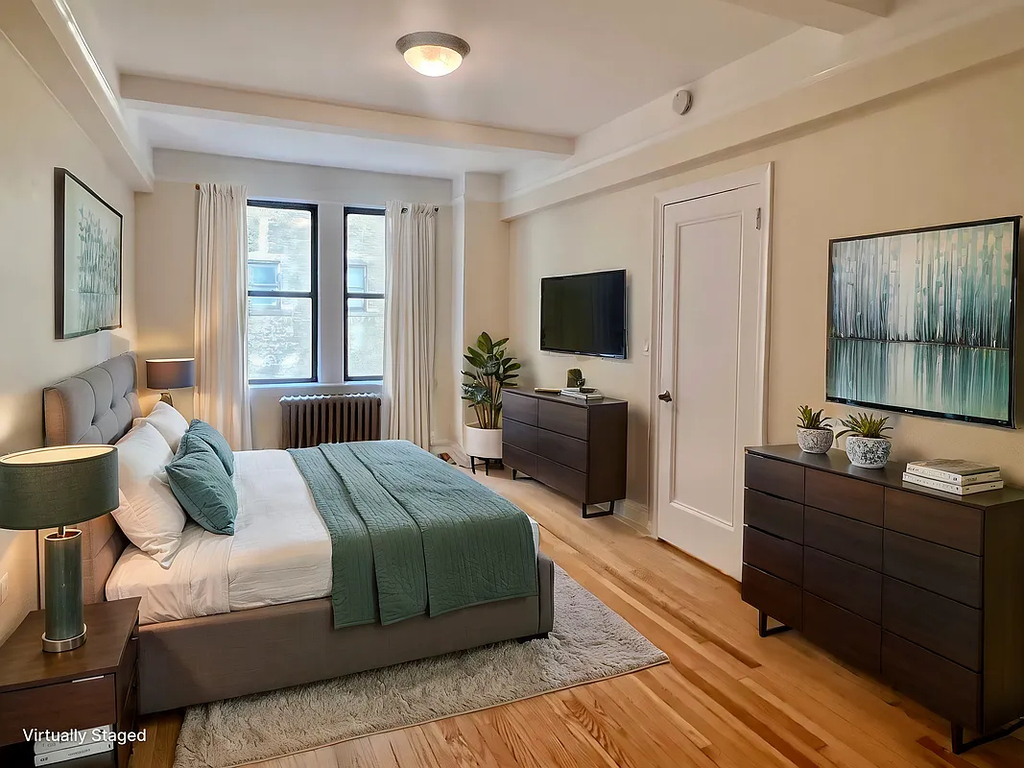 East 68th Street - Photo 3
