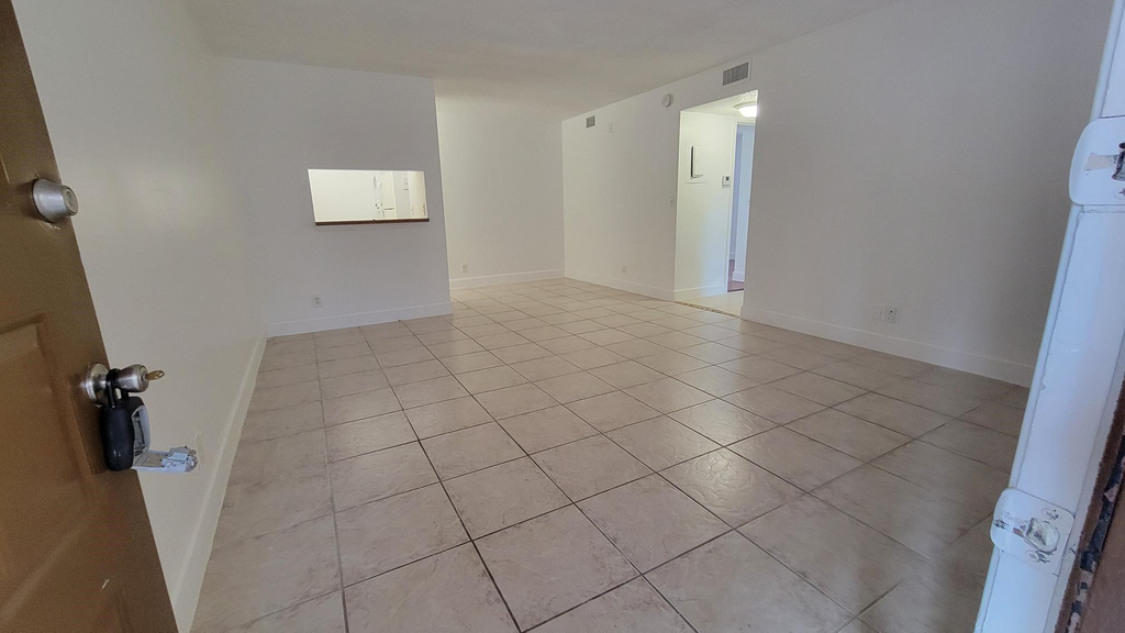 3712 N University Drive - Photo 3