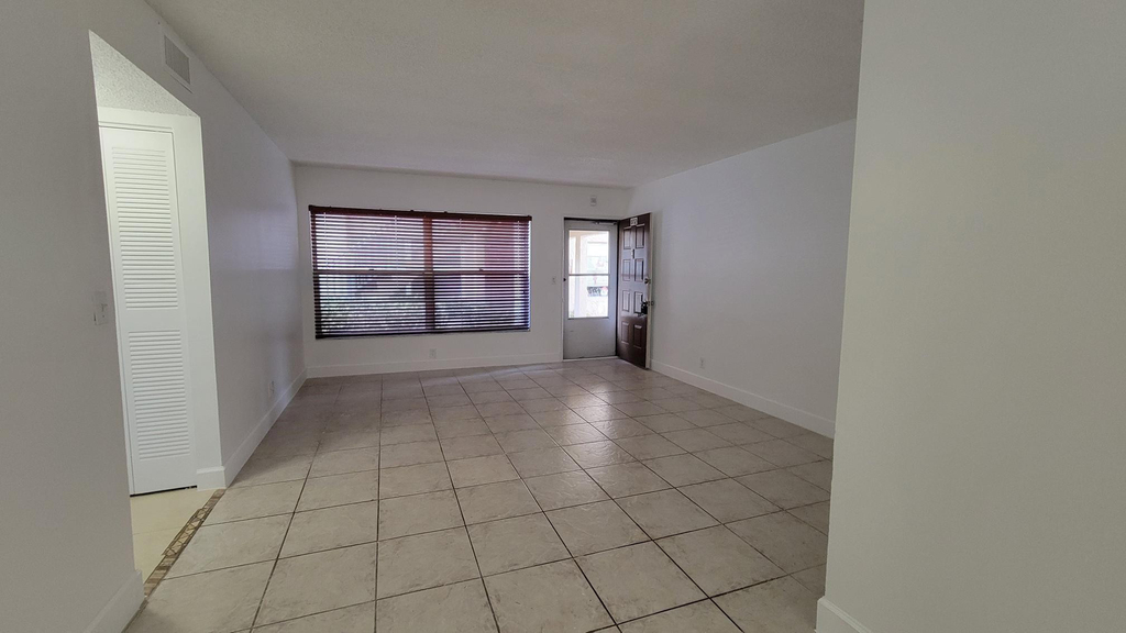 3712 N University Drive - Photo 4