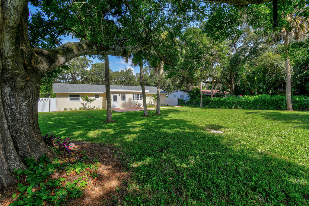 13074 23rd Avenue N - Photo 27