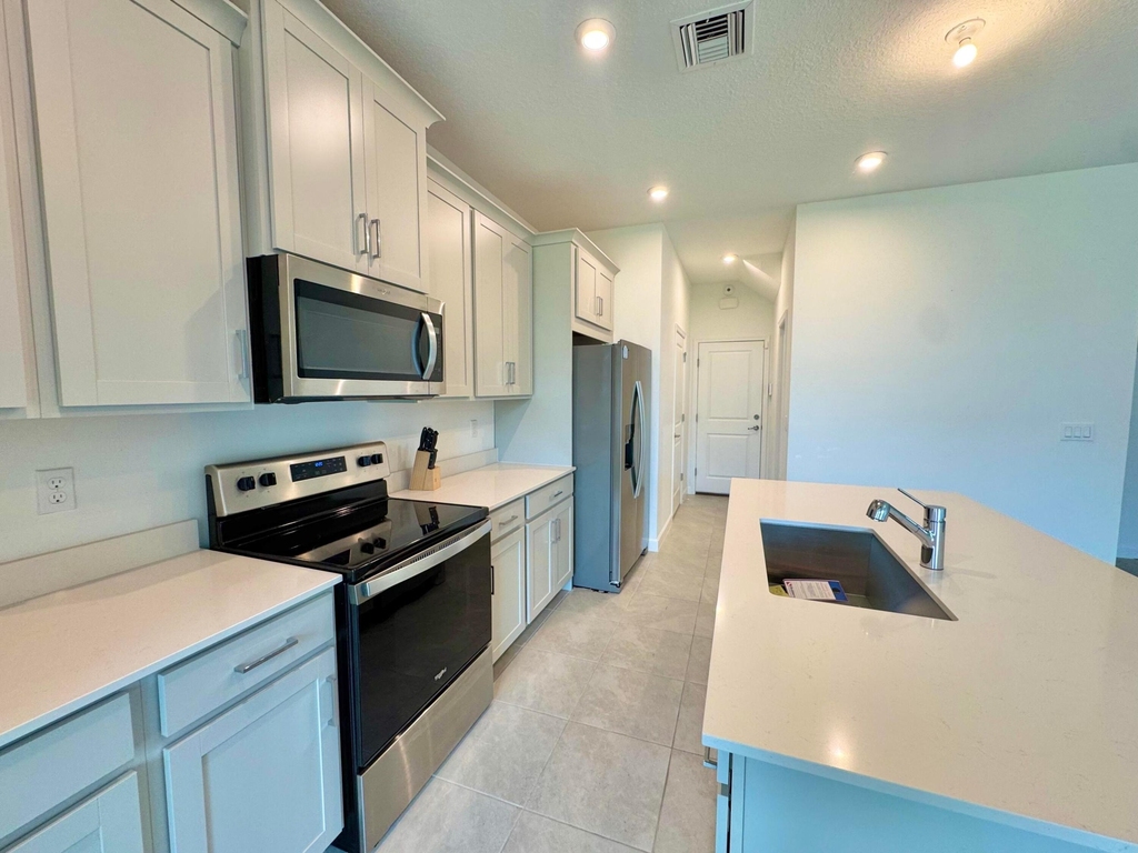 14122 Sw Thorens Drive - Photo 3