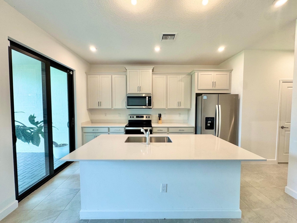 14122 Sw Thorens Drive - Photo 2