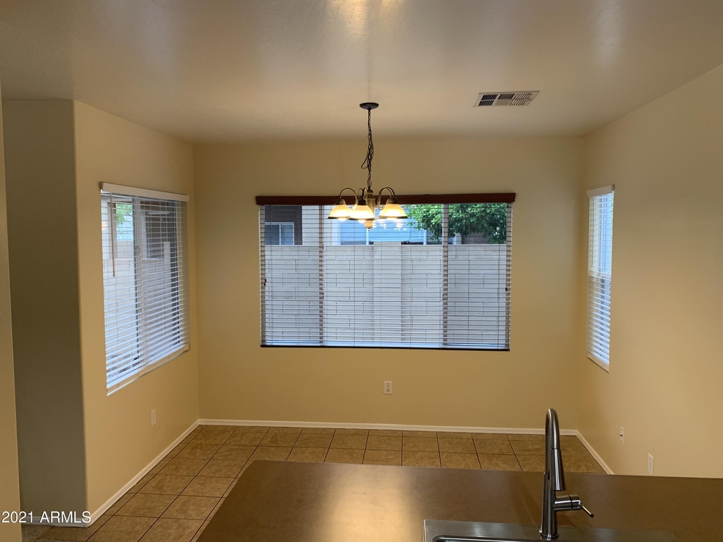 3040 W Cavalry Drive - Photo 7