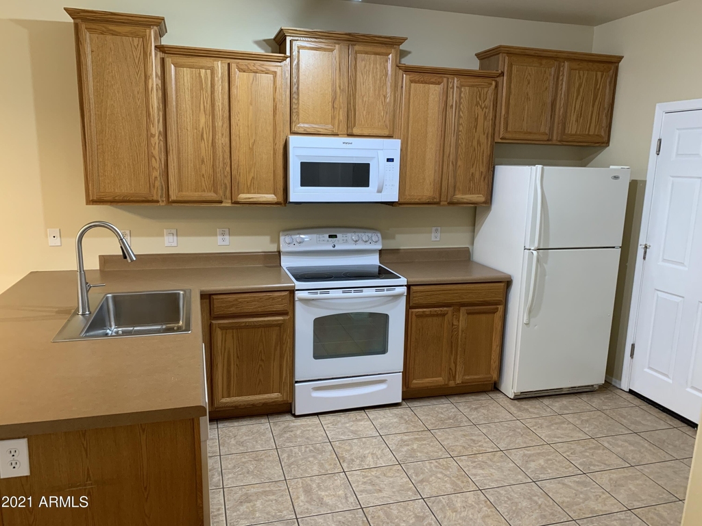 3040 W Cavalry Drive - Photo 6
