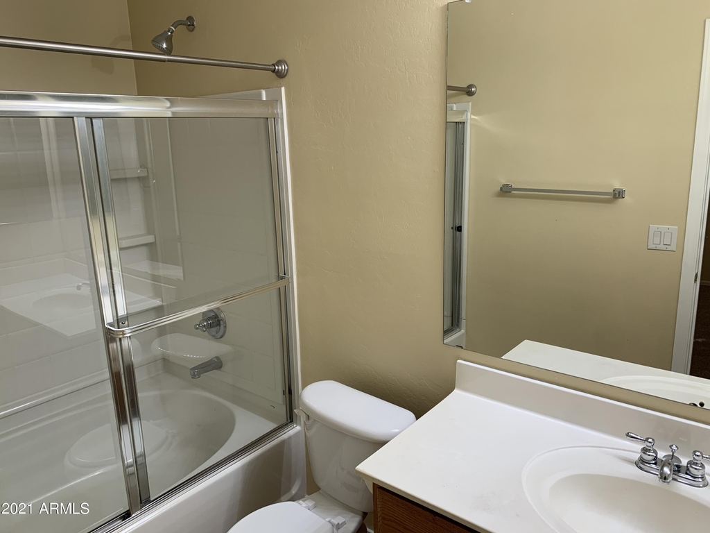 3040 W Cavalry Drive - Photo 10