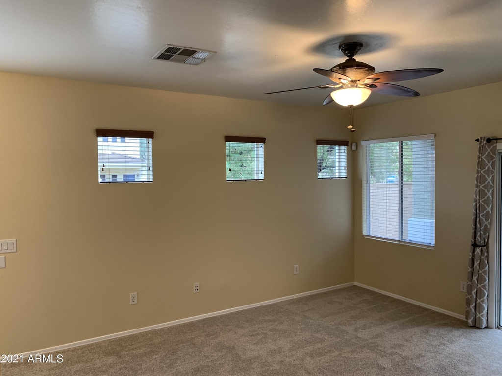 3040 W Cavalry Drive - Photo 4