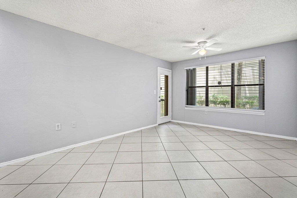 2305 N Congress Avenue - Photo 5