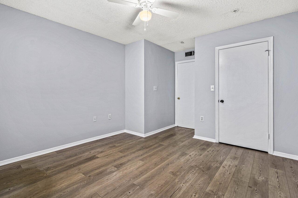 2305 N Congress Avenue - Photo 18