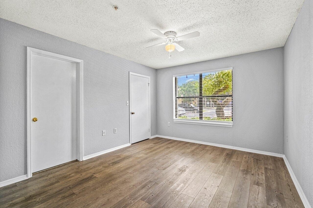 2305 N Congress Avenue - Photo 14