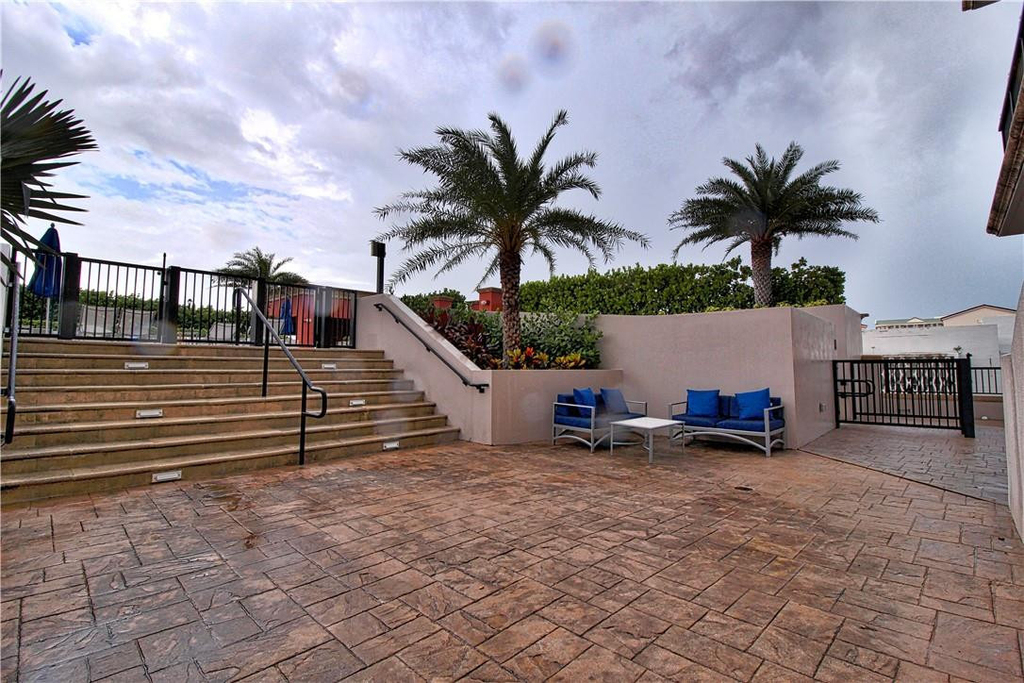 4100 Salzedo Street - Photo 15