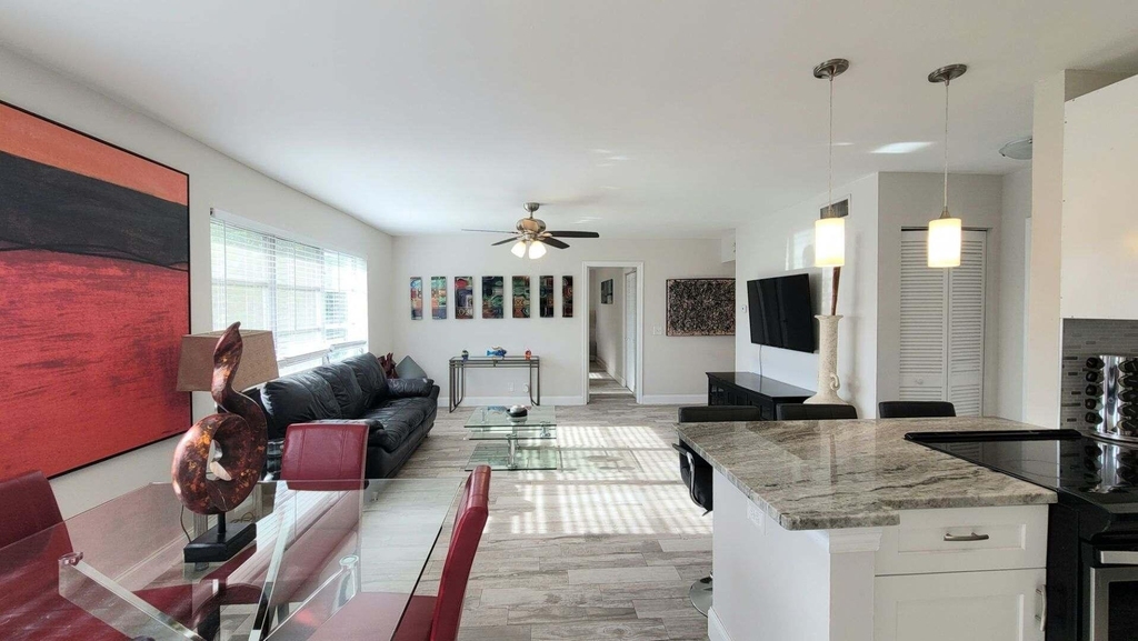 115 Sw 1st Avenue - Photo 2
