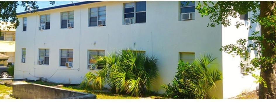 809 20th Street - Photo 1
