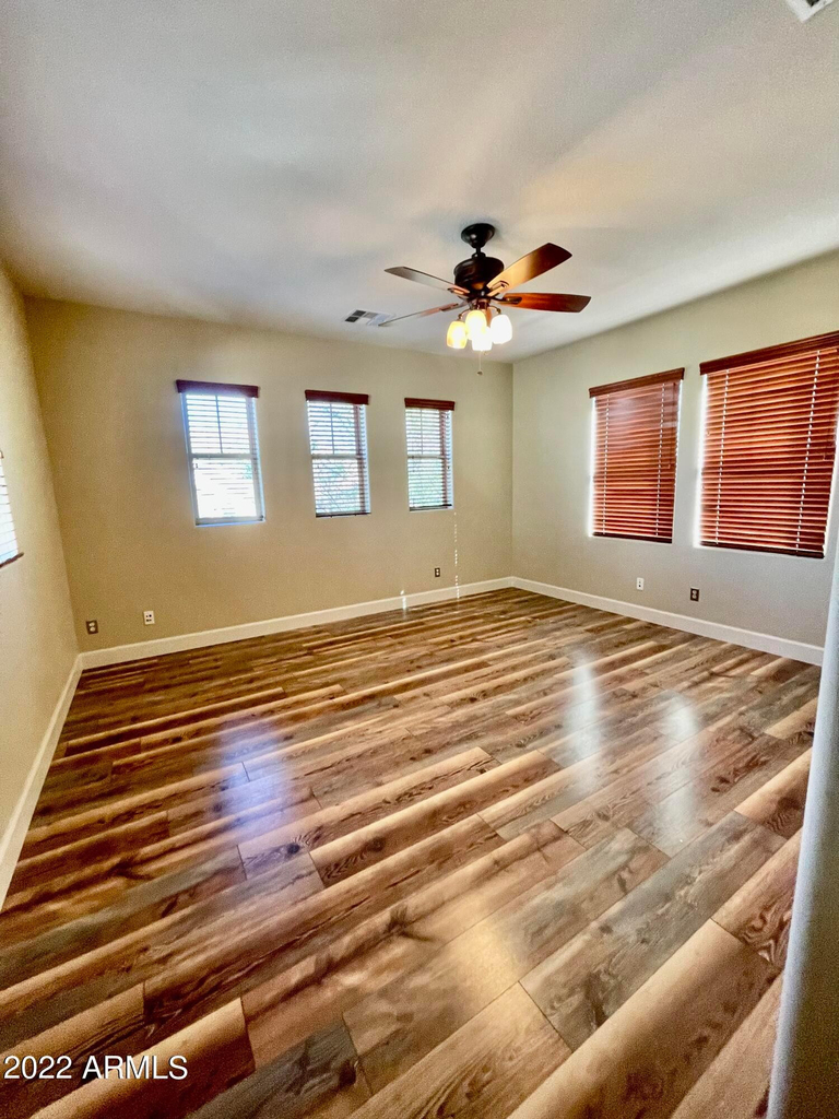 13586 N 152nd Drive - Photo 35