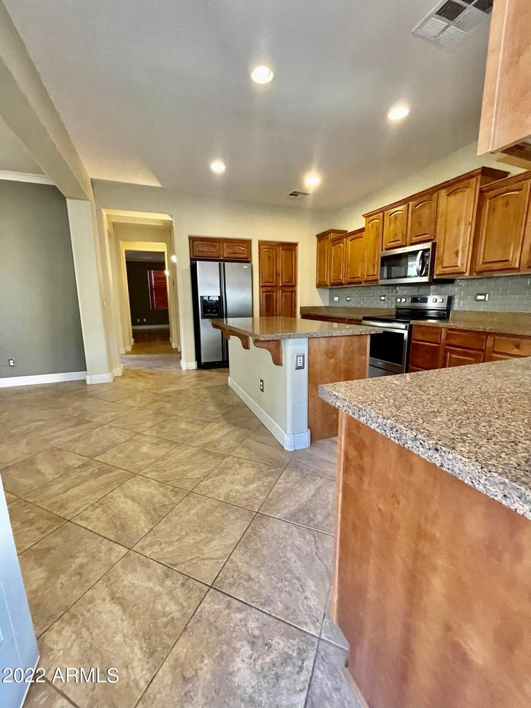 13586 N 152nd Drive - Photo 38