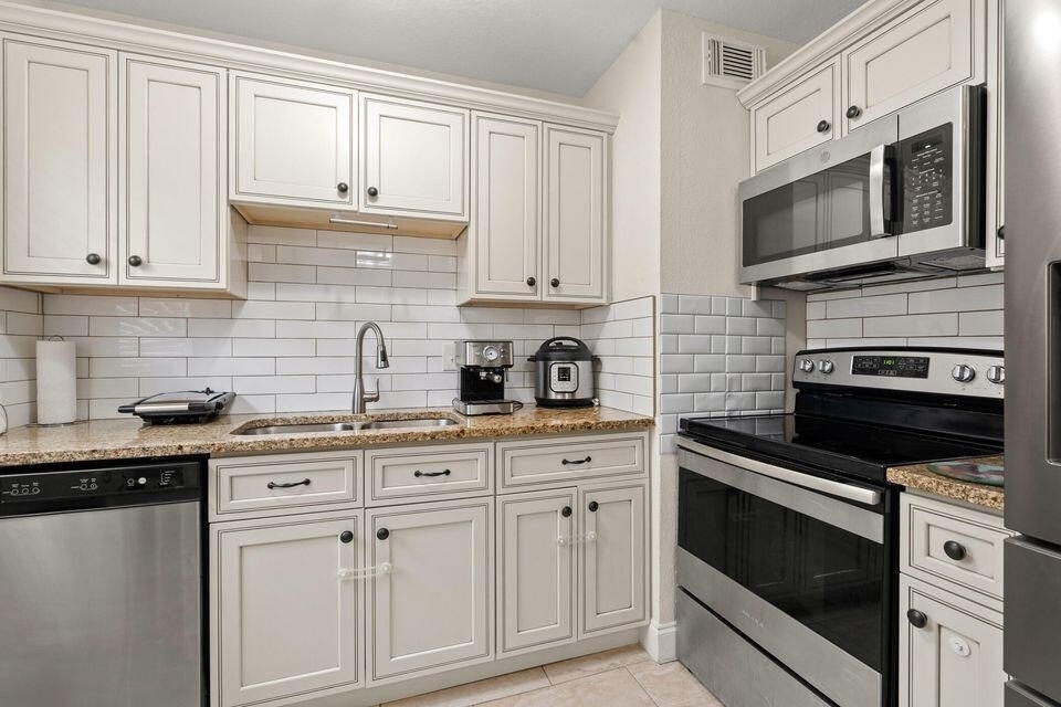 2804 Avenue J - Photo 4