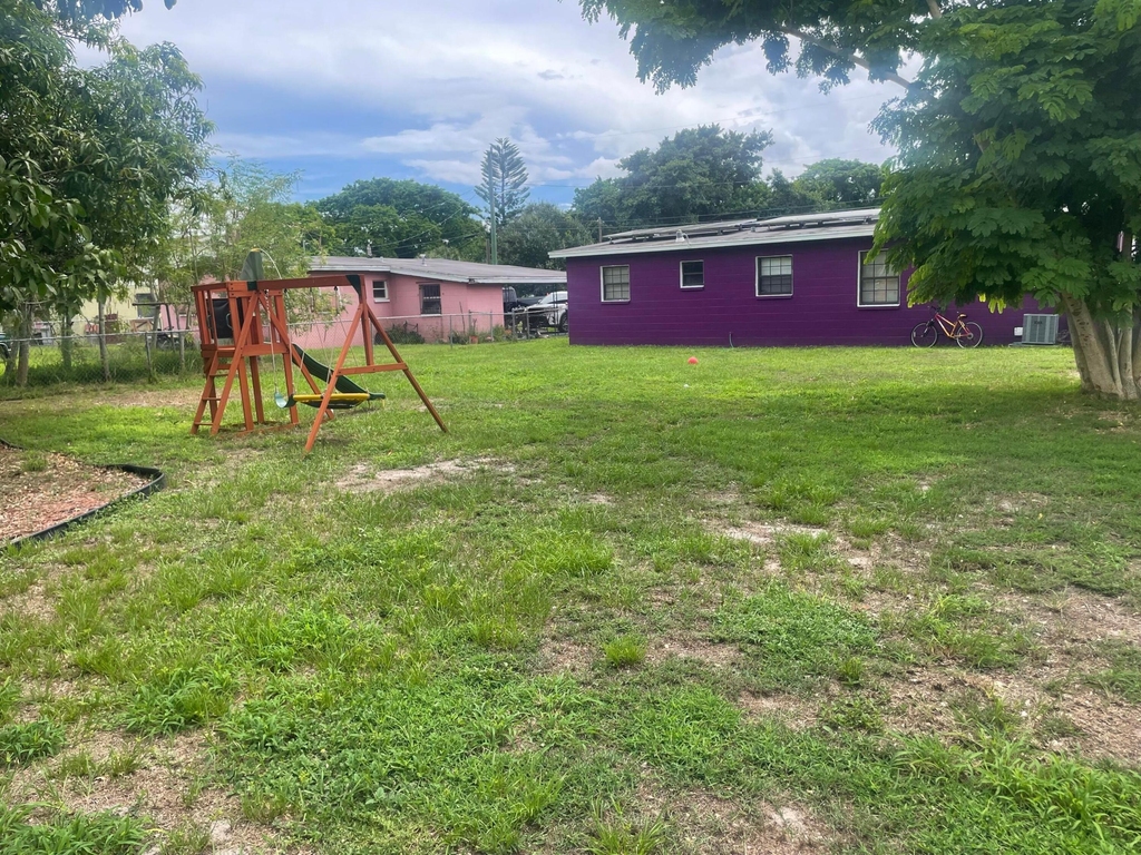 2804 Avenue J - Photo 9