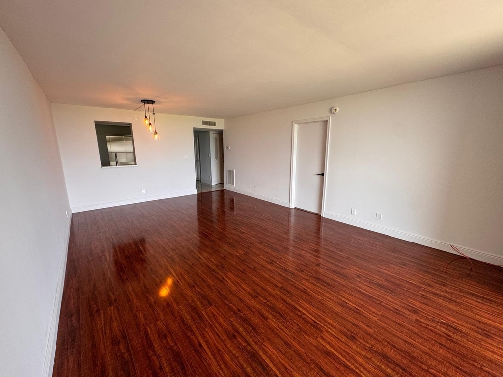4570 Nw 18th Avenue - Photo 7