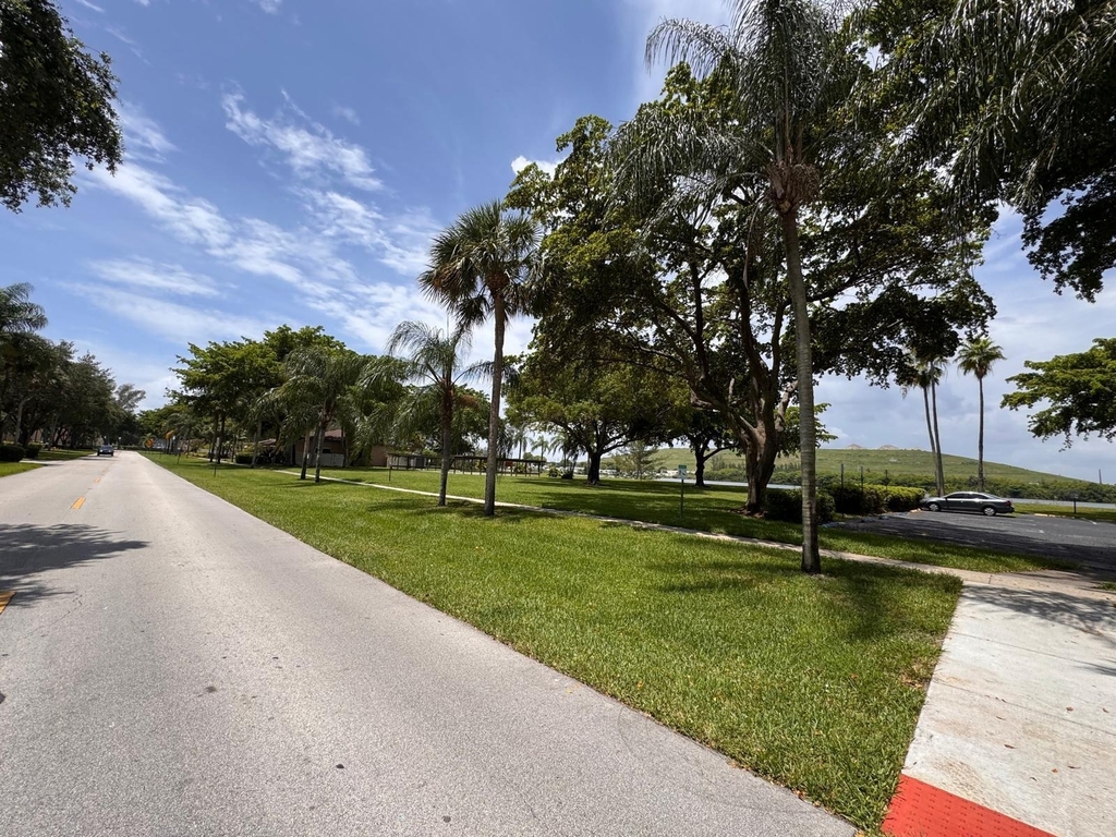 4570 Nw 18th Avenue - Photo 36