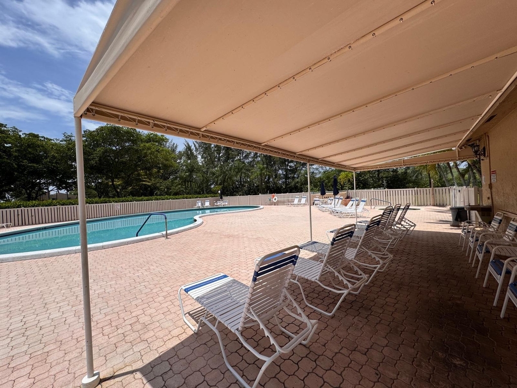 4570 Nw 18th Avenue - Photo 32