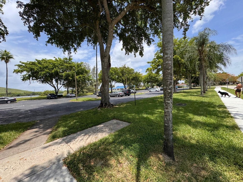 4570 Nw 18th Avenue - Photo 35