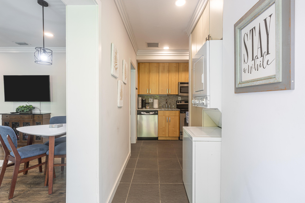 1620 Ne 8th Street - Photo 6
